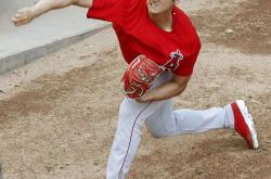 开云体育官方网站-LGD险胜HKA，Gumayusi操刀奇招英雄翻盘淘汰赛3:0（洛杉矶）