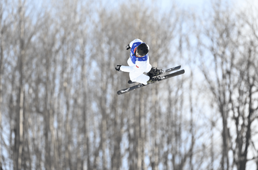 关于俄罗斯选手斩获男子自由式滑雪空中技巧金牌的信息