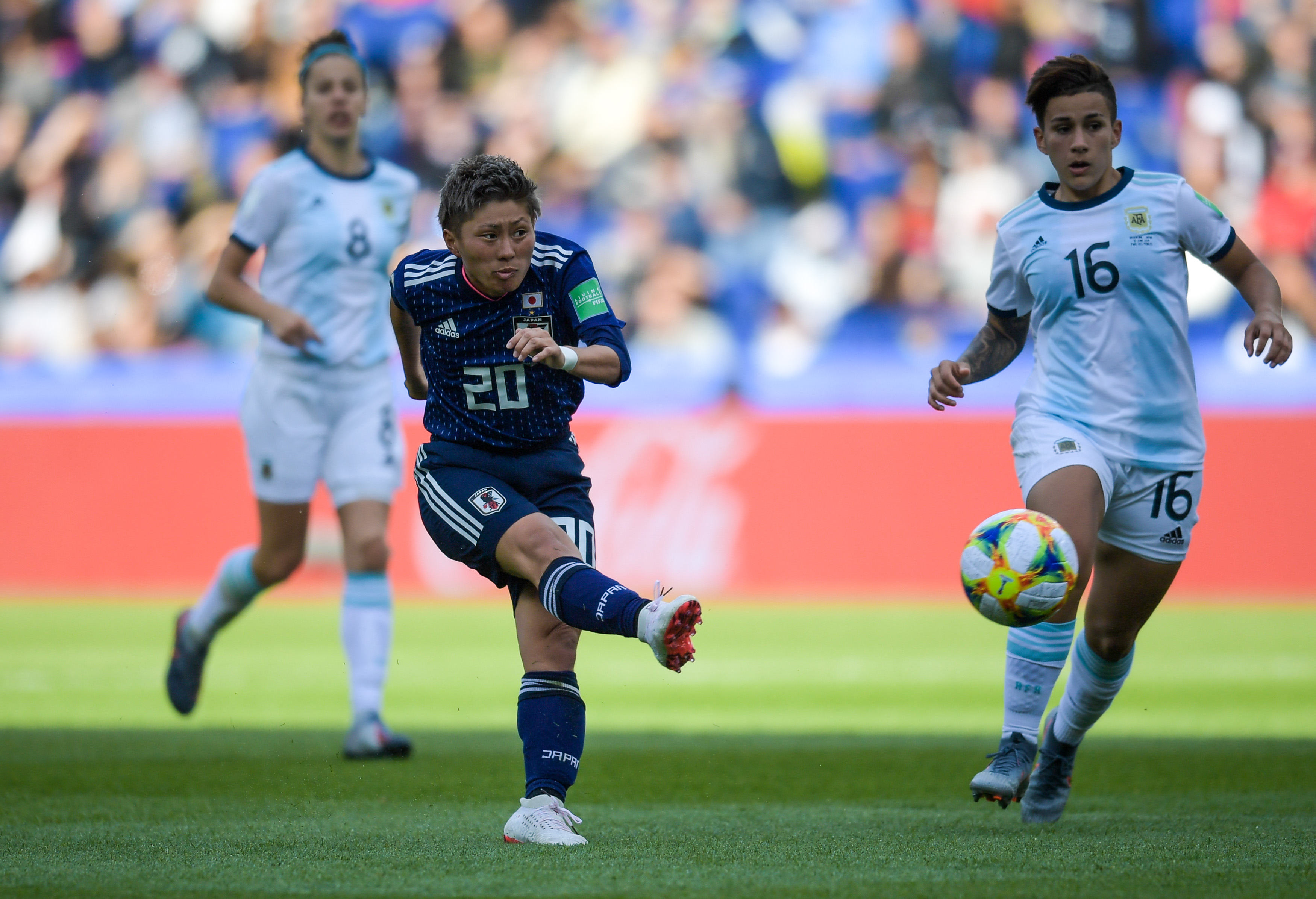 包含日本战平奥地利，备战下一轮决赛态势明显的词条