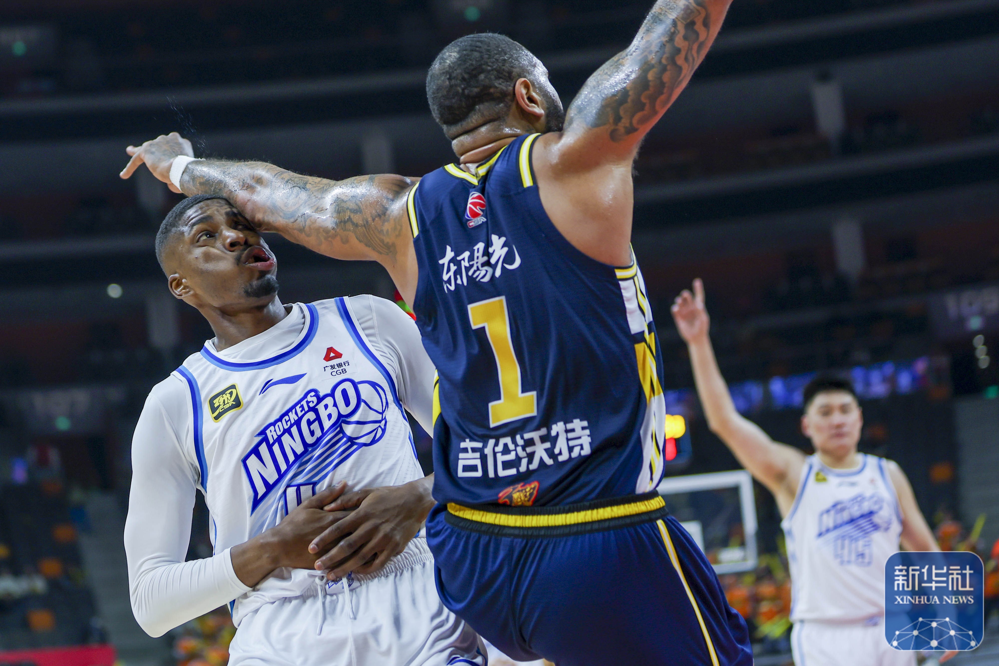 场面火爆!CBA观众席沸腾不已的简单介绍 场面火爆!CBA观众席沸腾不已的简单介绍